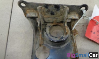 Кронштейн опоры АКПП от Toyota Prius 1997-2003 - купить Москве