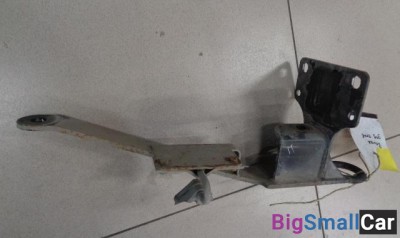 Кронштейн усилителя заднего бампера правый от Land Rover Range Rover 3 2002-2012 - купить Москве