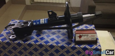 Стойка передняя Toyota Prius 20