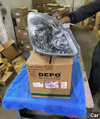 Фара правая Toyota Corolla Verso (Spacio ) - купить Москве