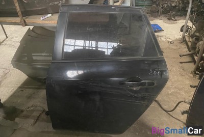 Дверь задняя левая Mazda Axela